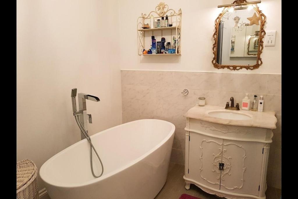 Spacious Refurbished Flat With A Garden Near Tube, Train, Thames And The City Center Londres Exterior foto